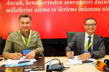 30. Alanya Triatlonu'nun basın toplantısı yapıldı