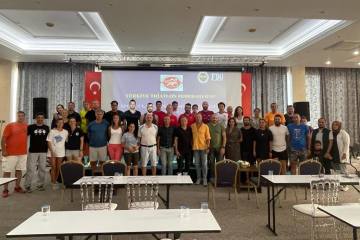 Triatlon ailesi seminerde buluştu